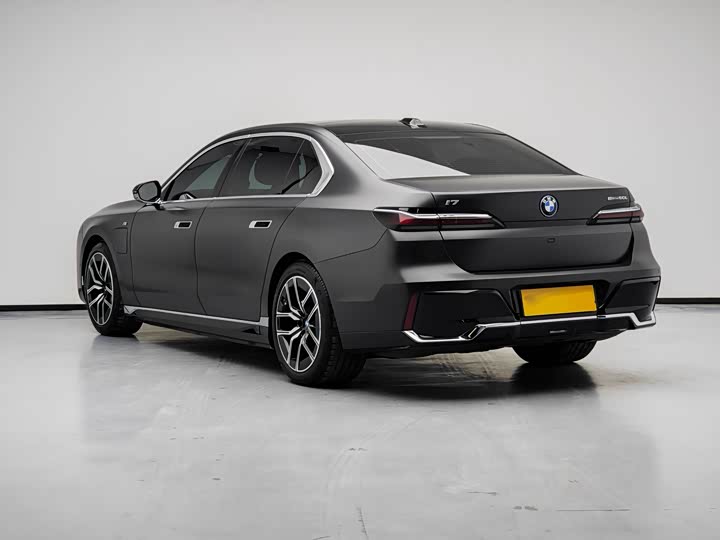 BMW i7, 2023 — фото 3 из 9
