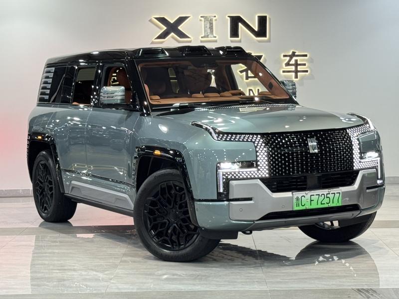 BYD Yangwang U8, 2023 — фото 3 из 10