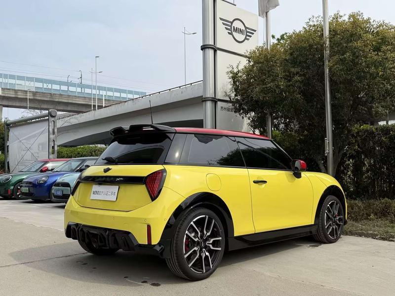 Mini Mini JCW, 2025 — фото 5 из 11