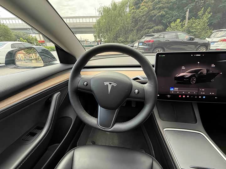 Tesla Model 3, 2023 — фото 8 из 9
