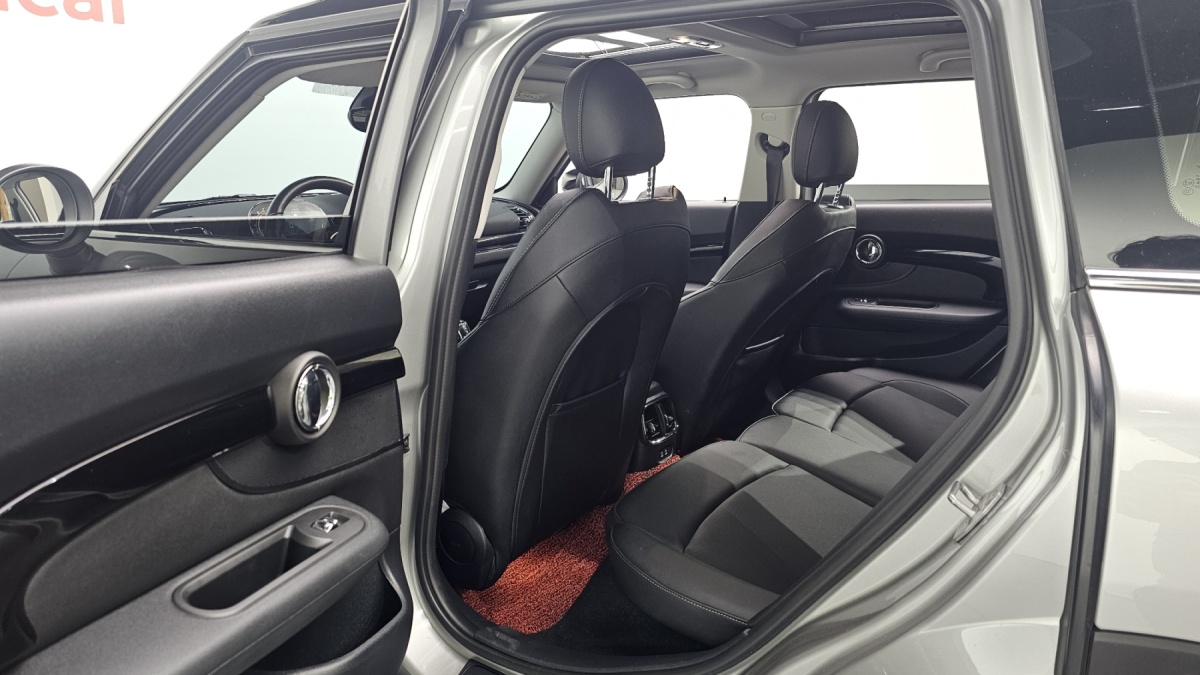 Mini Clubman, 2023 — фото 11 из 12