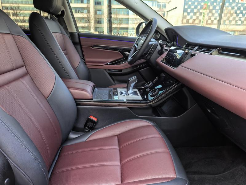 Land Rover Range Rover Evoque L, 2022 — фото 10 из 12
