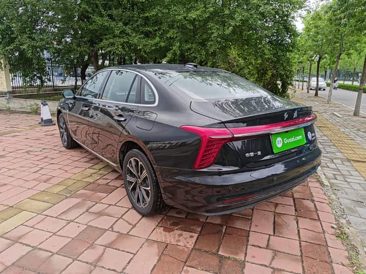 Hongqi H5 Hybrid, 2026 — фото 5 из 9
