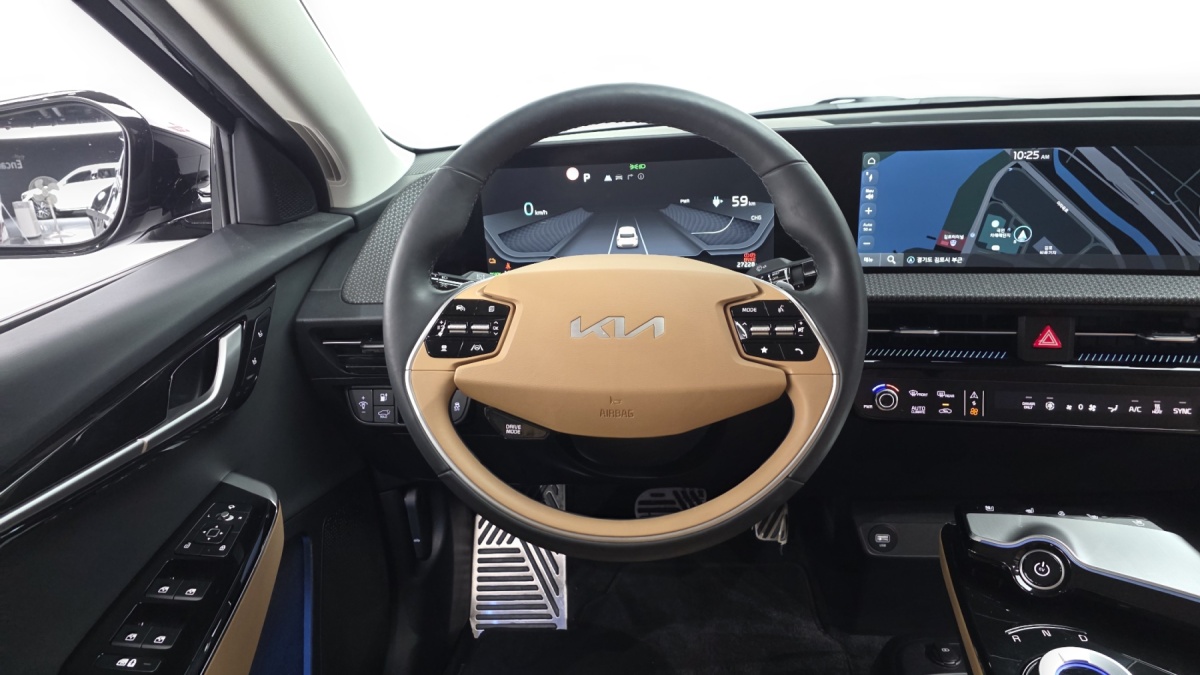 Kia EV6, 2023 — фото 11 из 12