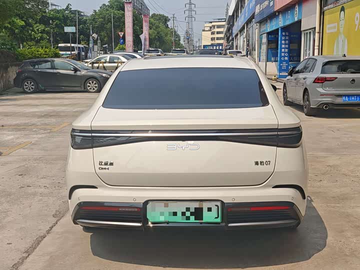 BYD Seal 07 DM-i Hybrid, 2024 — фото 5 из 9