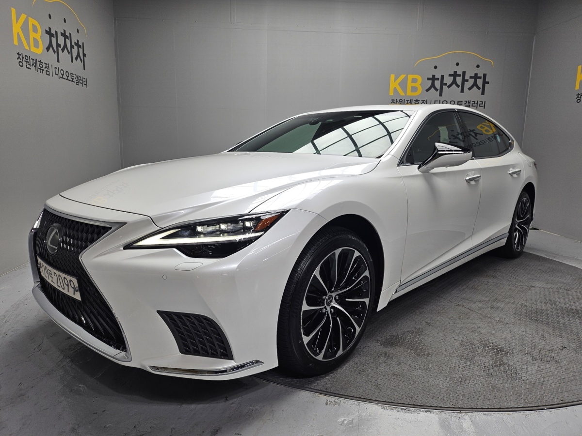 Lexus LS, 2022 — купить в Санкт-Петербурге под ключ