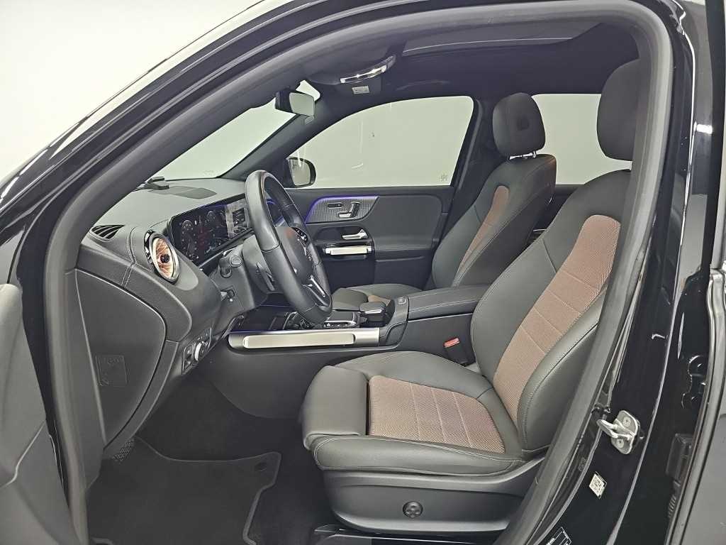 Mercedes-Benz EQB, 2023 — фото 11 из 12