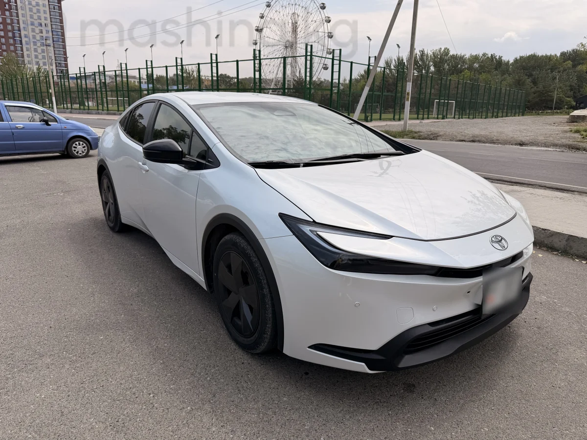 Toyota Prius, 2024