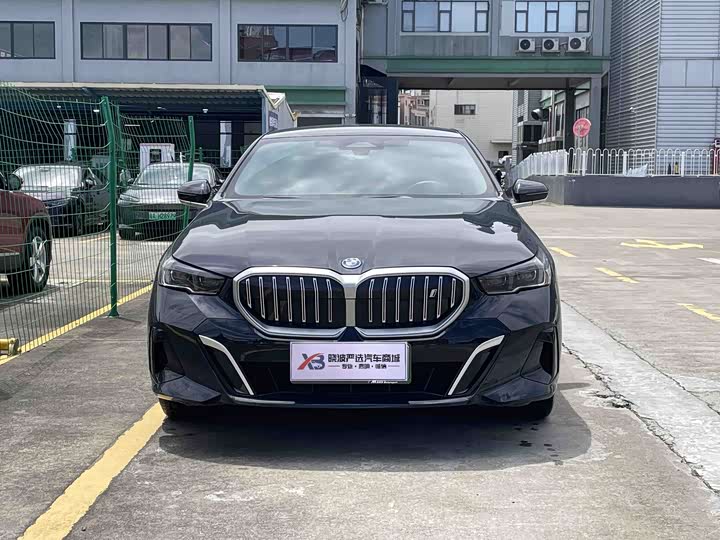 BMW i5, 2024 — фото 3 из 9