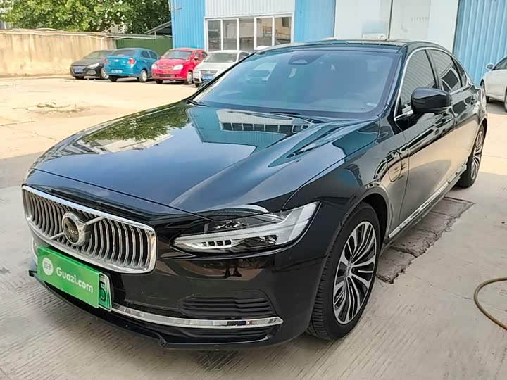 Volvo S90 Hybrid, 2023 — фото 2 из 9