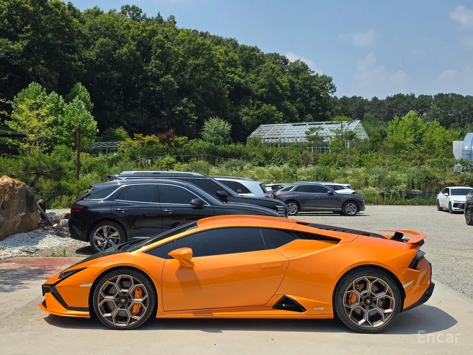 Lamborghini Huracan, 2023 — фото 7 из 12