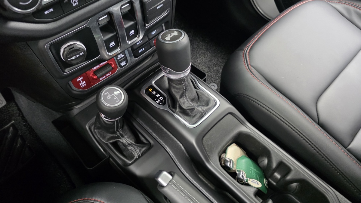 Jeep Wrangler, 2025 — фото 8 из 12