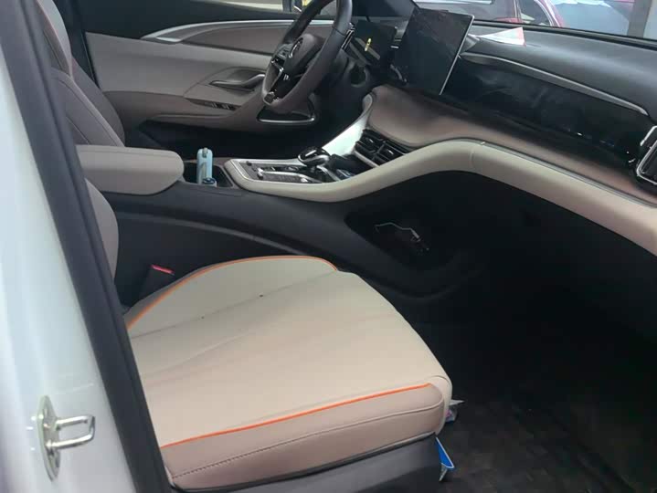 BYD Song Pro Hybrid, 2023 — фото 8 из 9