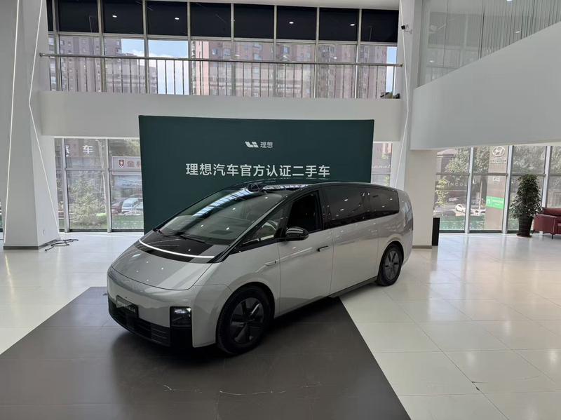LiXiang Mega, 2023 — купить в Санкт-Петербурге под ключ