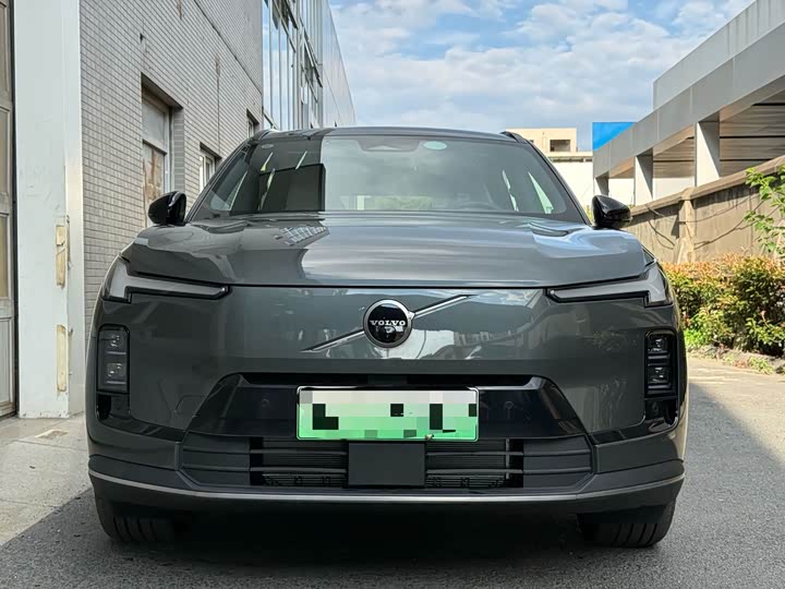 Volvo XC70 Hybrid, 2025 — фото 2 из 9