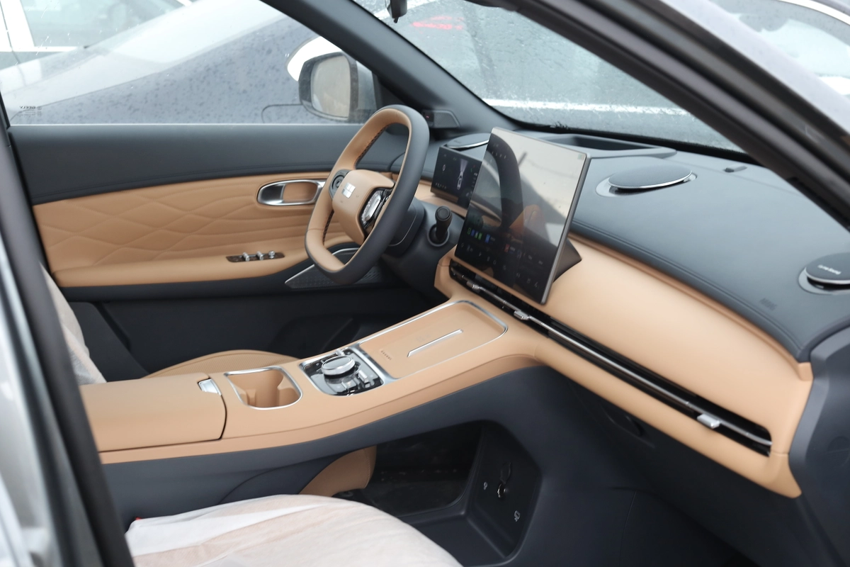 Geely Galaxy Starship 7, 2026 — фото 7 из 7
