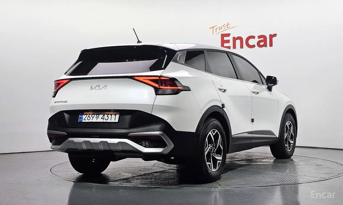 Kia Sportage, 2023 — фото 2 из 12