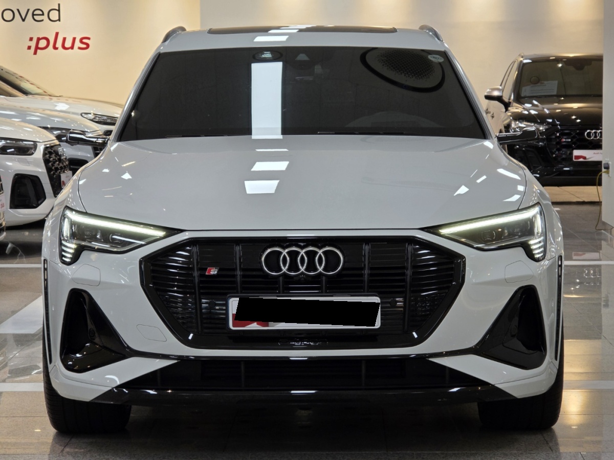 Audi e-tron, 2023 — фото 3 из 7