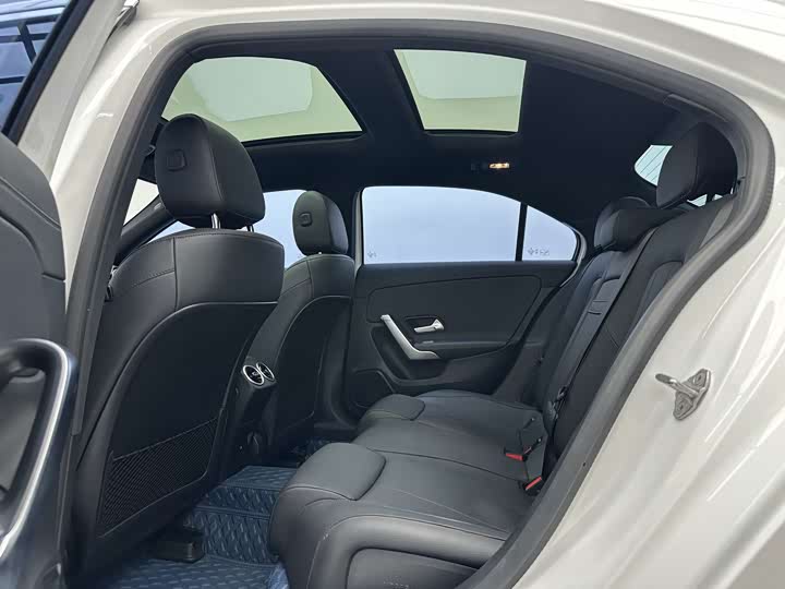 Mercedes-Benz A-Class, 2023 — фото 6 из 9