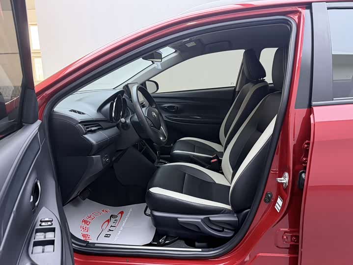 Toyota Yaris L Hatchback, 2022 — фото 7 из 9