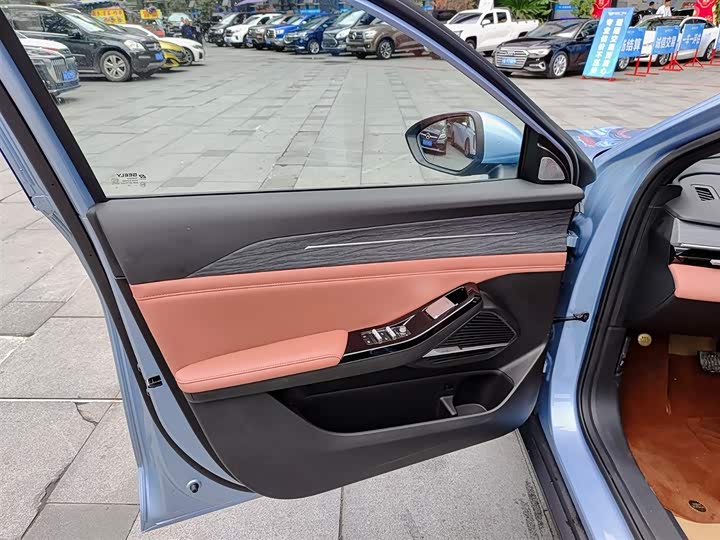Geely Galaxy L6, 2025 — фото 6 из 9