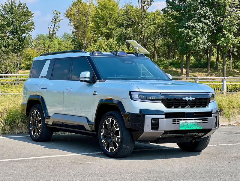 BYD FangChengBao Leopard 8, 2024 — фото 3 из 12