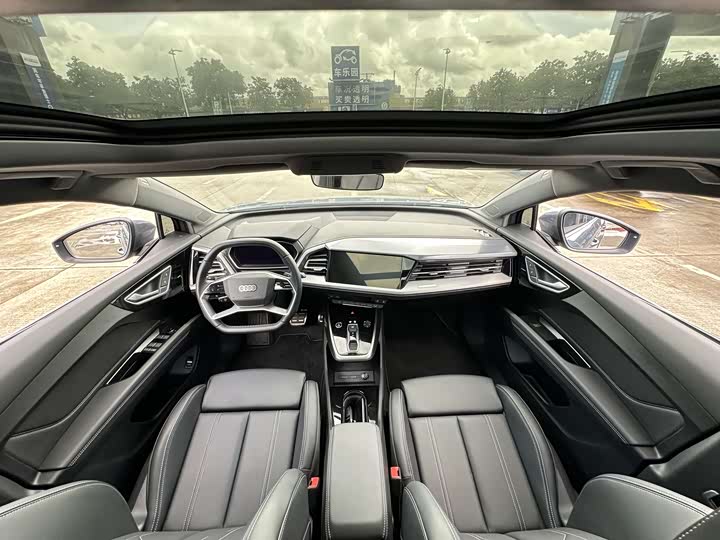 Audi Q4 e-tron, 2025 — фото 7 из 9