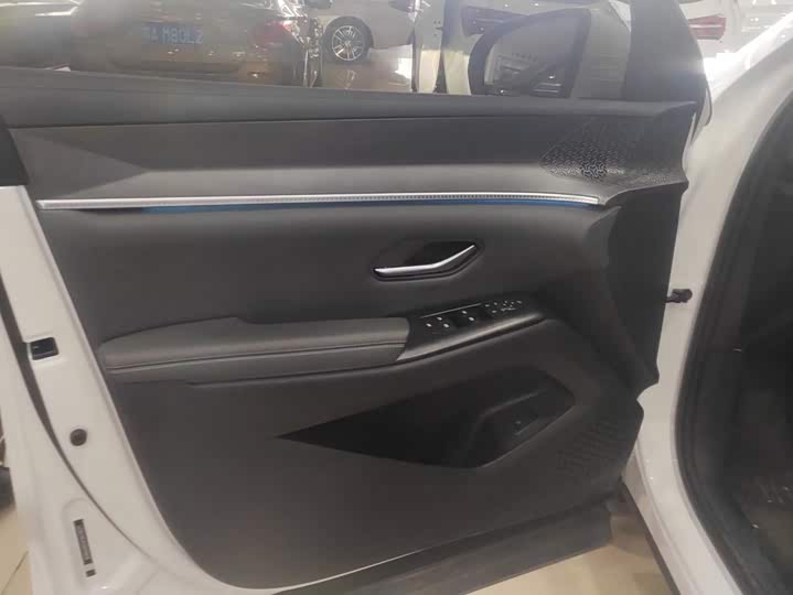 BYD Song Pro Hybrid, 2025 — фото 7 из 9