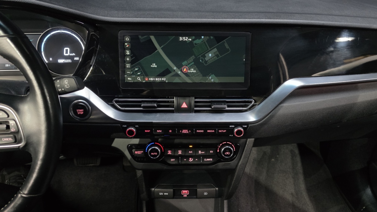 Kia Niro, 2023 — фото 12 из 12