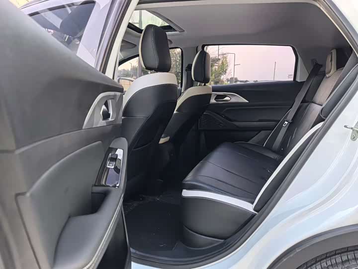 Geely Geometry E Firefly, 2022 — фото 5 из 9
