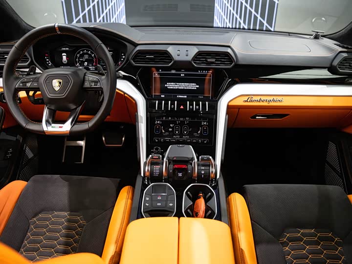 Lamborghini Urus, 2022 — фото 6 из 9