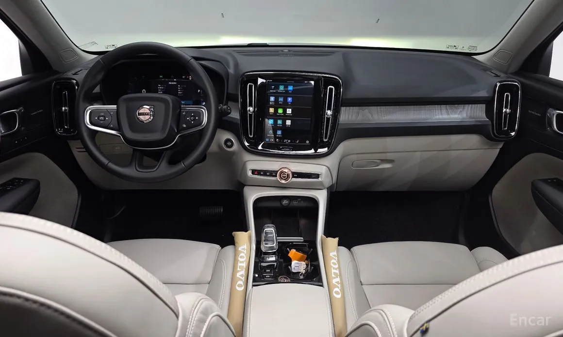 Volvo XC40, 2024 — фото 7 из 12
