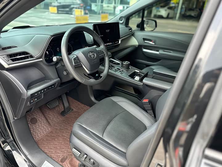 Toyota Granvia, 2023 — фото 9 из 9