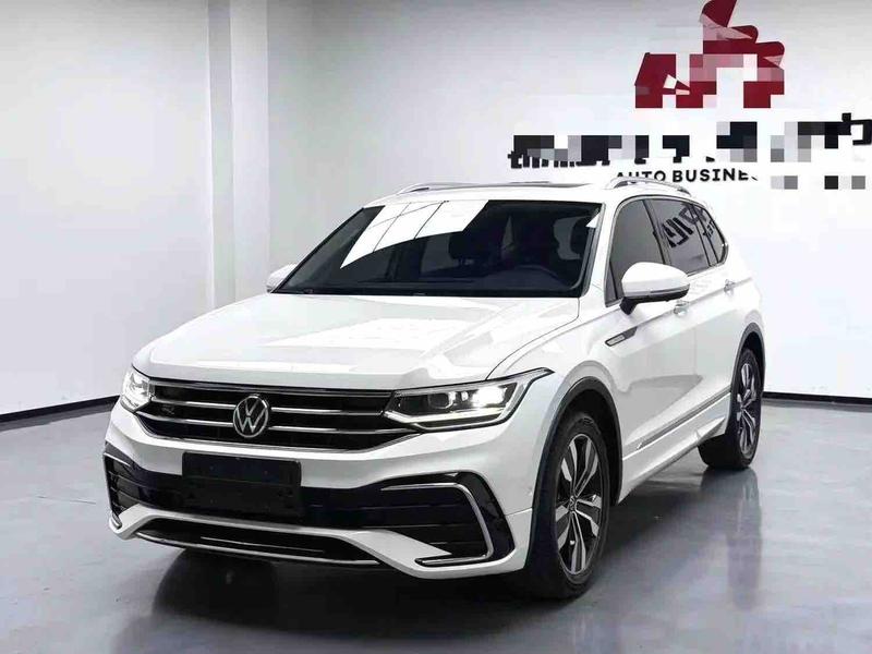 Volkswagen Tiguan L Pro, 2022 — купить в Москве под ключ