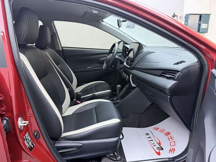 Toyota Yaris L Hatchback, 2022 — фото 8 из 9