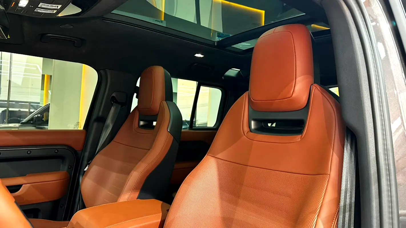 Land Rover Defender, 2025 — фото 9 из 10