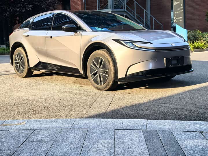 Toyota bZ5, 2026 — фото 3 из 9
