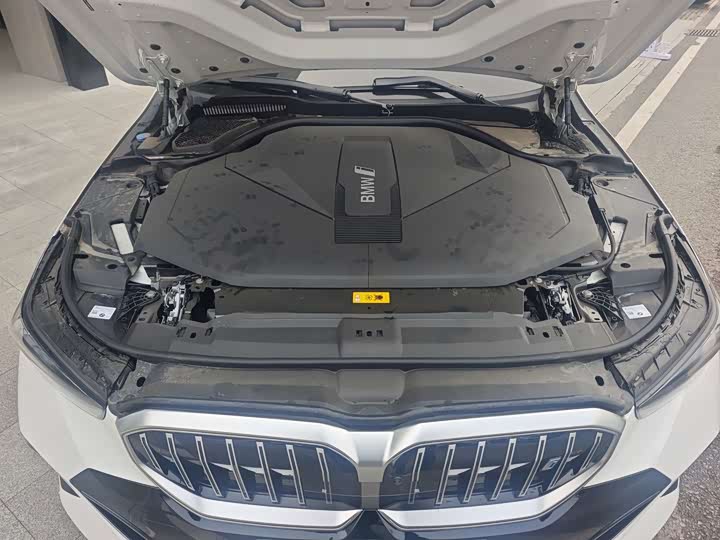 BMW i5, 2025 — фото 8 из 9
