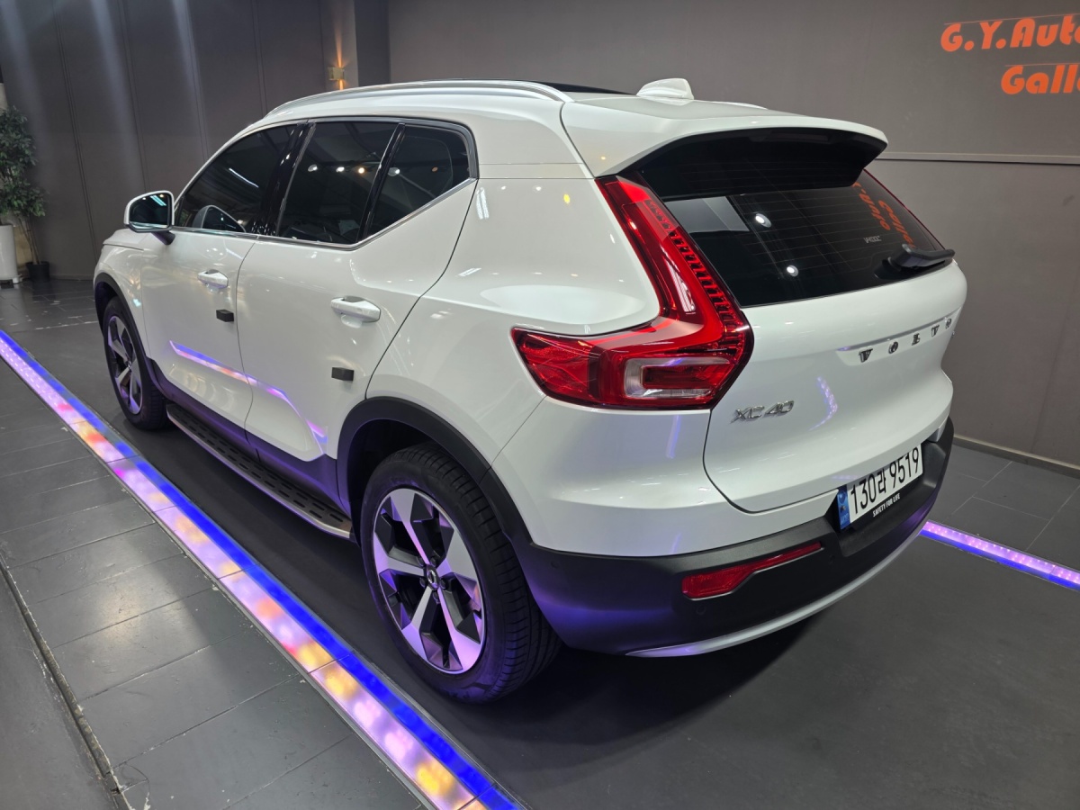 Volvo XC40, 2024 — фото 2 из 12