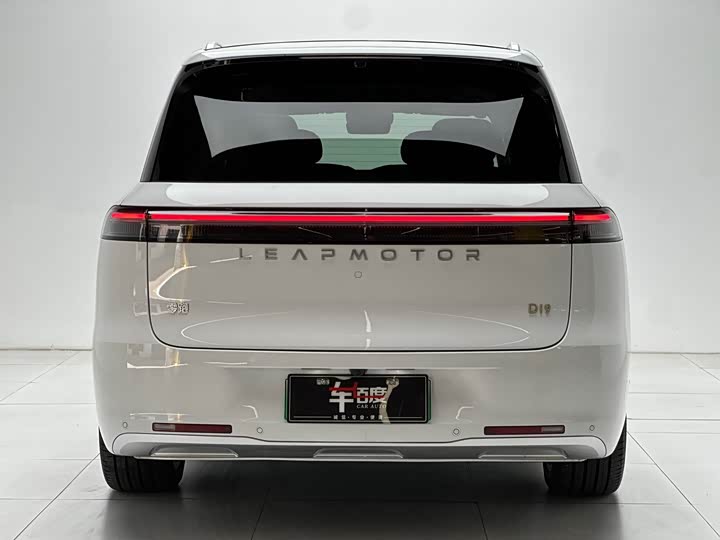 Leapmotor D19, 2026 — фото 5 из 9