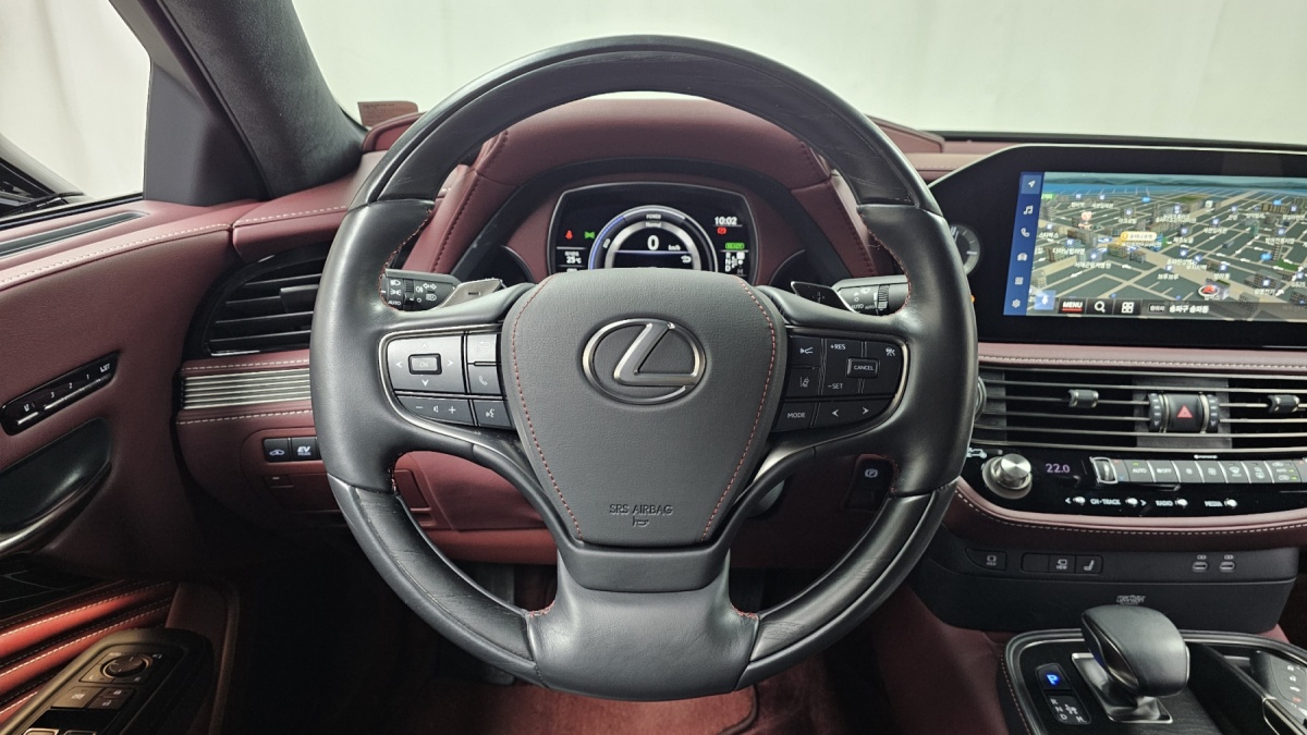 Lexus LS, 2022 — фото 12 из 12