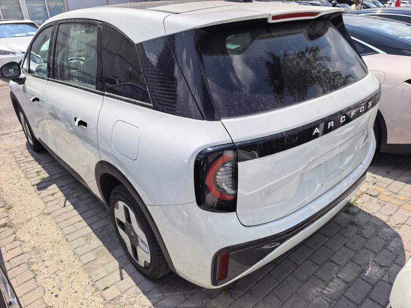 BAIC Arcfox Kaola S, 2024 — фото 3 из 12