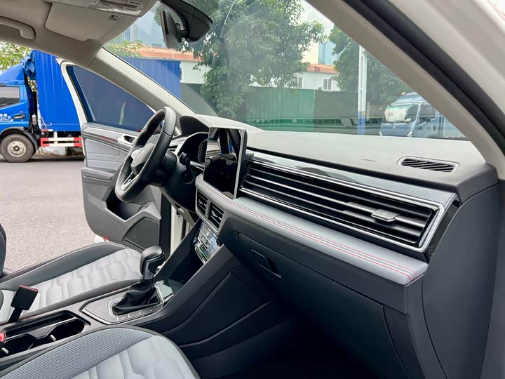 Volkswagen Tiguan X, 2021 — фото 10 из 12