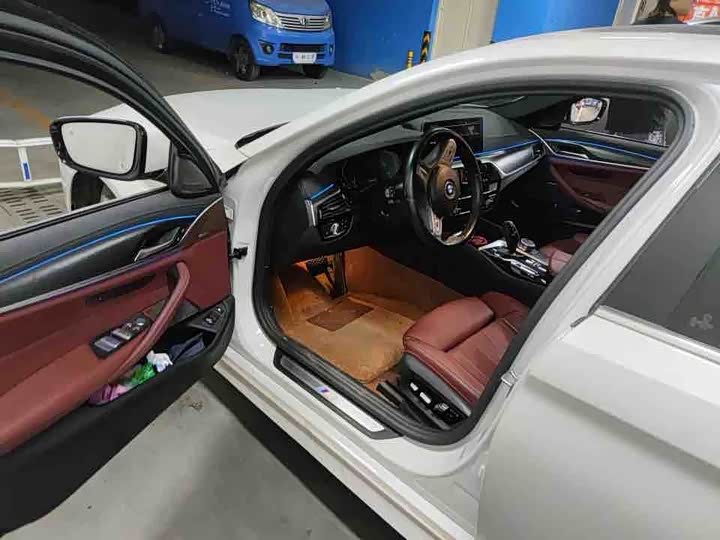 BMW 5 Series Hybrid, 2023 — фото 6 из 9