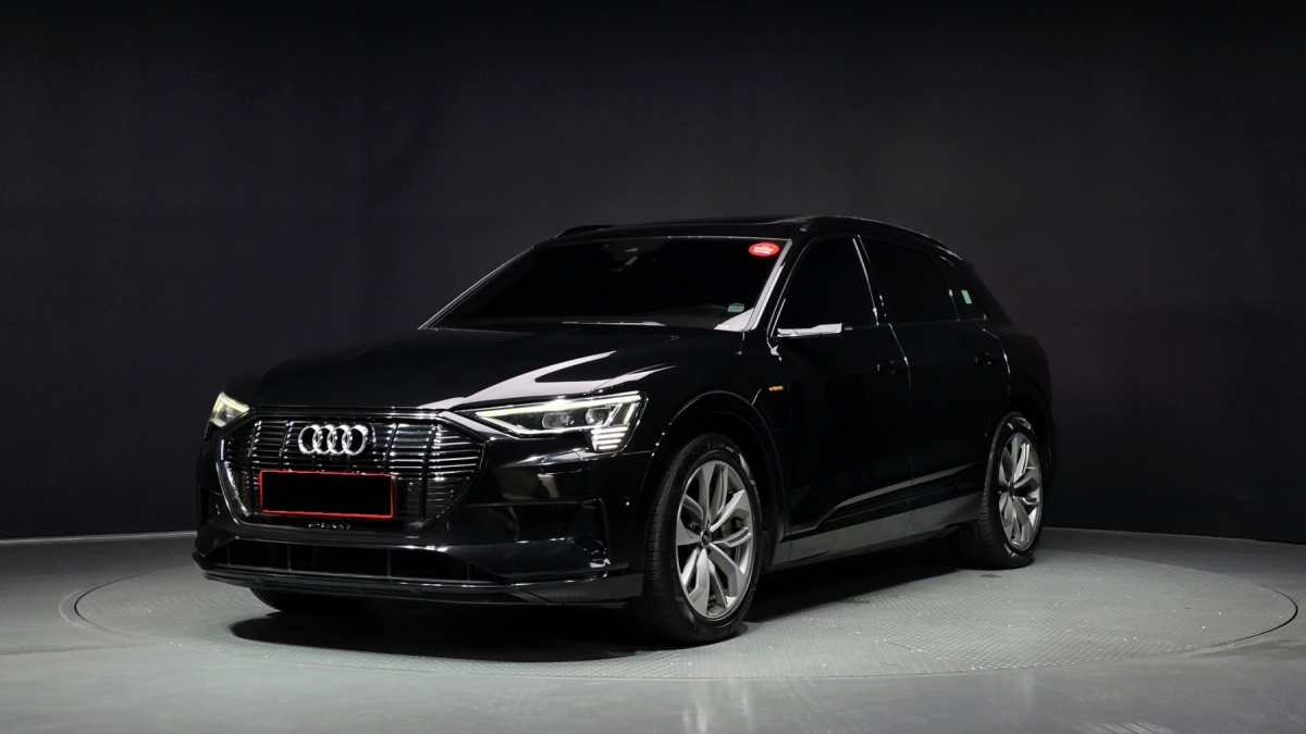 Audi e-tron, 2022 — купить в Саранске под ключ