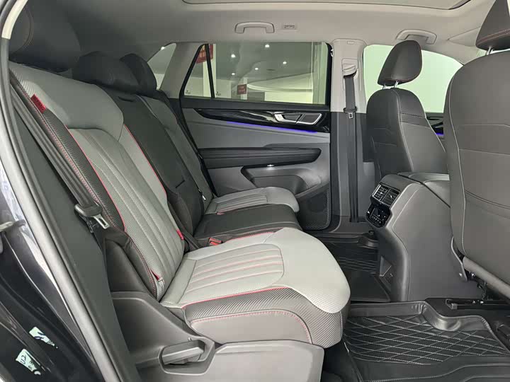 Volkswagen Teramont X, 2023 — фото 7 из 9