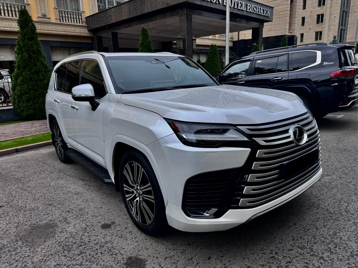 Lexus LX, 2023