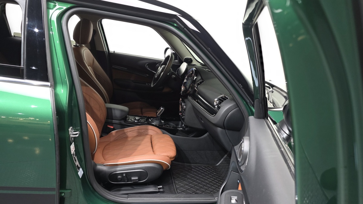 Mini Clubman, 2023 — фото 10 из 12