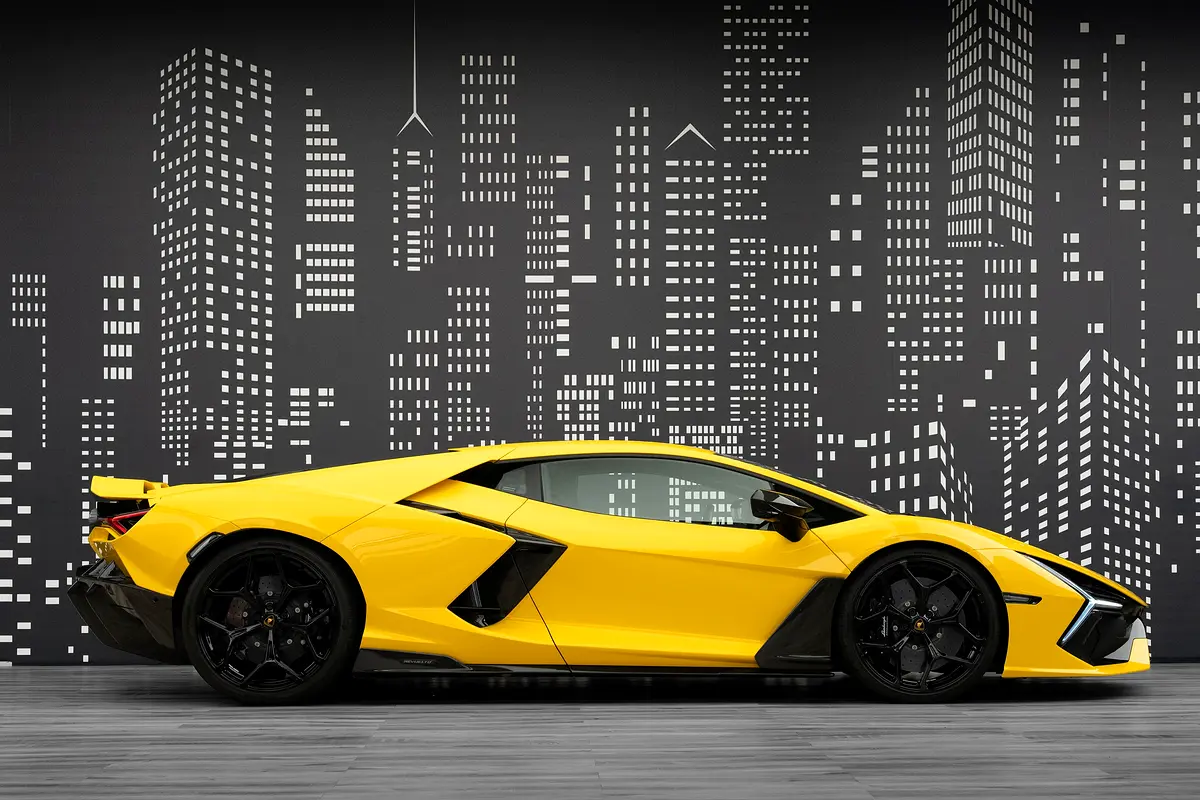Lamborghini Revuelto, 2024 — фото 7 из 10