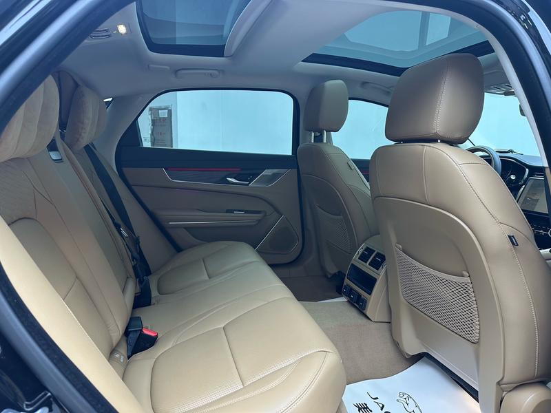 Jaguar XF L, 2025 — фото 10 из 12